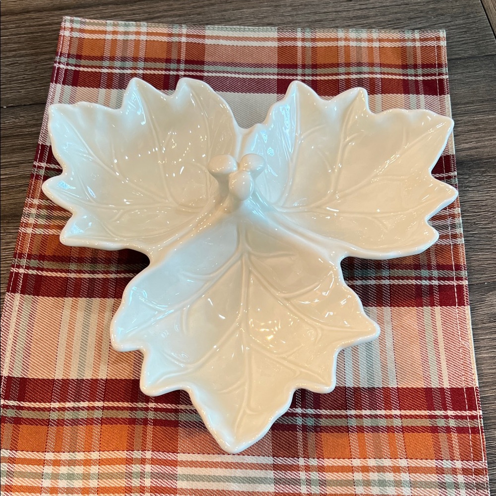 Better Homes & Garden Heritage Collection Leaf-Shaped Serving Dish Harvest 2011